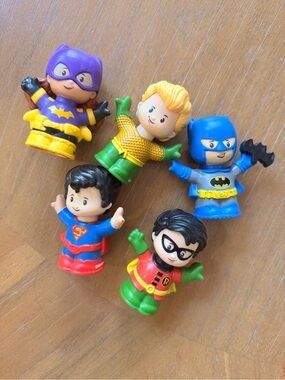 Little people super heroes